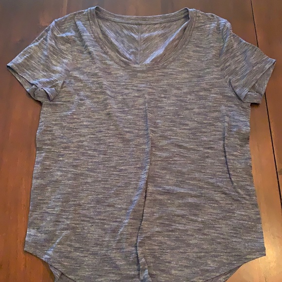 Lululemon classic tee - Picture 1 of 3
